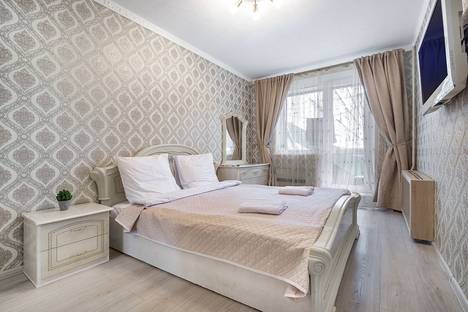 Двухкомнатная квартира в аренду посуточно в Москве по адресу ул. Исаковского, 27к1