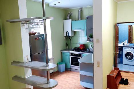 Двухкомнатная квартира в аренду посуточно в Луганске по адресу городок Щорса, 12, подъезд 2