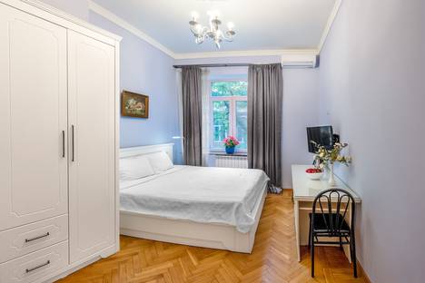 Однокомнатная квартира в аренду посуточно в Тбилиси по адресу ул. Ивана Мачабели, 7
