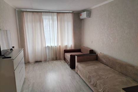 Двухкомнатная квартира в аренду посуточно в Новочеркасске по адресу ул. Крылова, 35