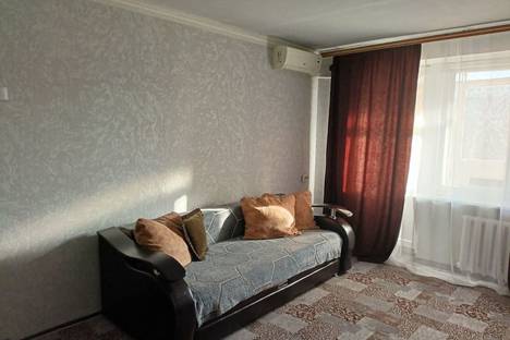 Трёхкомнатная квартира в аренду посуточно в Новочеркасске по адресу ул. Щорса, 83