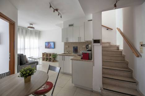Трёхкомнатная квартира в аренду посуточно в Тель-Авиве по адресу Арлозоров, 28