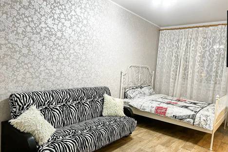 Однокомнатная квартира в аренду посуточно в Свердловском по адресу ул. Строителей, 9