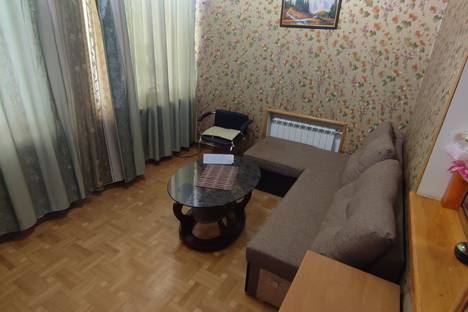 Трёхкомнатная квартира в аренду посуточно в Ялте по адресу Весенняя ул., 6