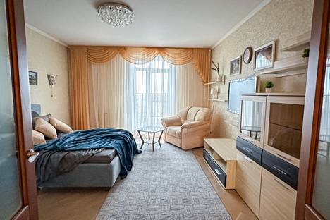 Двухкомнатная квартира в аренду посуточно в Санкт-Петербурге по адресу Комендантский пр-кт, 13к1
