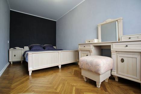 Двухкомнатная квартира в аренду посуточно в Калининграде по адресу Гостиная ул., 2