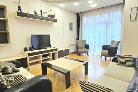 3-комнатная квартира в Баку, ул. Рашида Бейбутова, 54