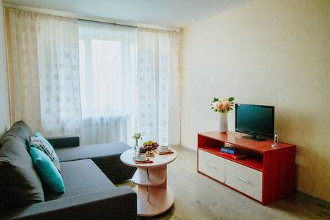 Трёхкомнатная квартира в аренду посуточно в Пушкине по адресу Октябрьский б-р, 3