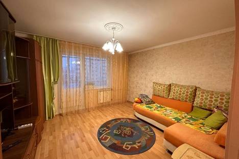 Однокомнатная квартира в аренду посуточно в Красноярске по адресу ул. 3 Августа, 22, подъезд 1