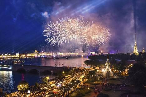 2-комнатная квартира в Санкт-Петербурге, Троицкая пл. Петроградской стороны, 1