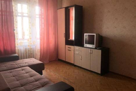 Двухкомнатная квартира в аренду посуточно в Волгограде по адресу Невская ул., 2