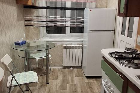 2-комнатная квартира в Луганске, Луганск, кв-л Ерёменко, 1
