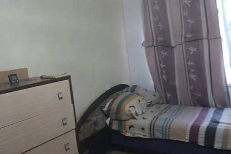 Комната в Челябинске, ул. Молодогвардейцев, 44