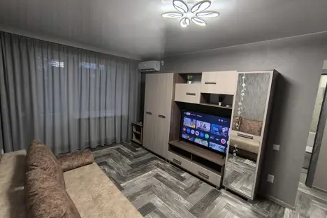 1-комнатная квартира в Луганске, кв-л 50-летия Октября, 18