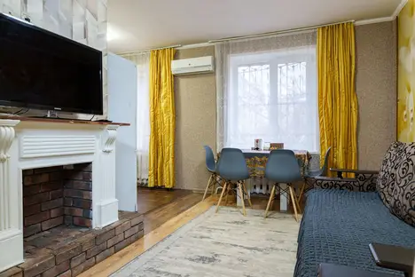 3-комнатная квартира в Кропоткине, Кропоткин, Комсомольская ул., 192