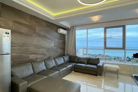 3-комнатная квартира в Сочи, Сочи, мкр. Центральный, Первомайская ул., 26/1