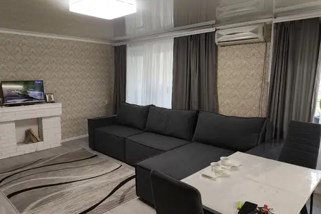 3-комнатная квартира в Ясиноватой, Ясиноватая, Центральный мкр., 24