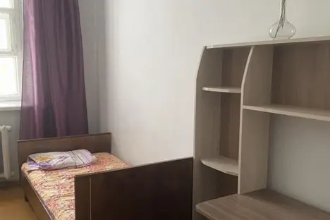 1-комнатная квартира в Яровом, ул. Ленина, 4