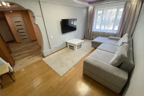 3-комнатная квартира в Чите, Ленинградская ул., 98