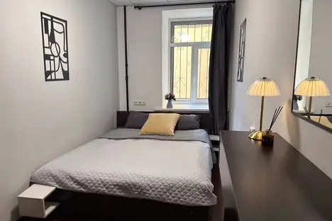 Комната в Санкт-Петербурге, Санкт-Петербург, Казанская ул., 8-10, м. Невский проспект