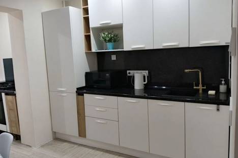 Трёхкомнатная квартира в аренду посуточно в Элисте по адресу 7-й мкр., 1к3