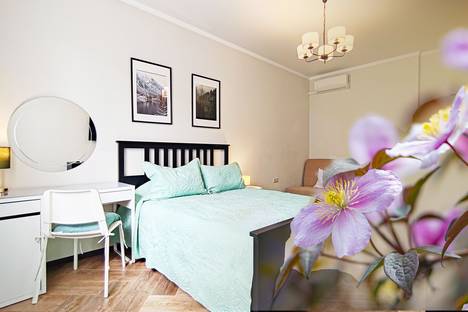 Двухкомнатная квартира в аренду посуточно в Красной Поляне по адресу ул. Трудовой Славы, 10