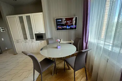 3-комнатная квартира в Ростове-на-Дону, ул. Варфоломеева, 222А/108А