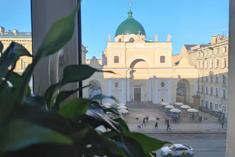 2-комнатная квартира в Санкт-Петербурге, Невский пр-кт, 27, м. Невский проспект