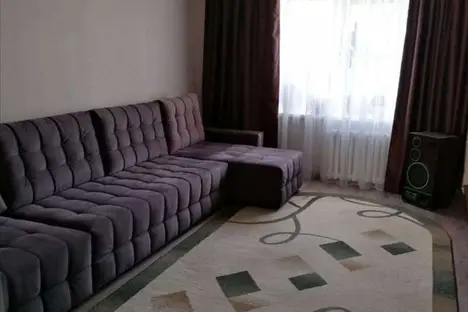 3-комнатная квартира в Яровом, кв-л А, 18