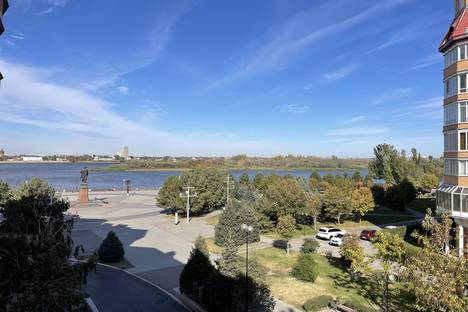 3-комнатная квартира в Астрахани, Астрахань, пр-кт Губернатора Анатолия Гужвина, 3