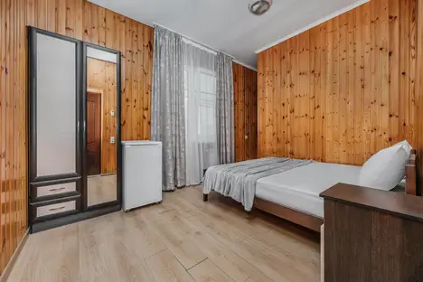Комната в Сириусе, Листопадная ул., 23