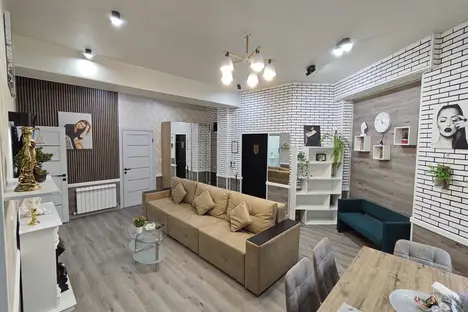 2-комнатная квартира в Шахтах, Шахты, пр-кт Красной Армии, 136