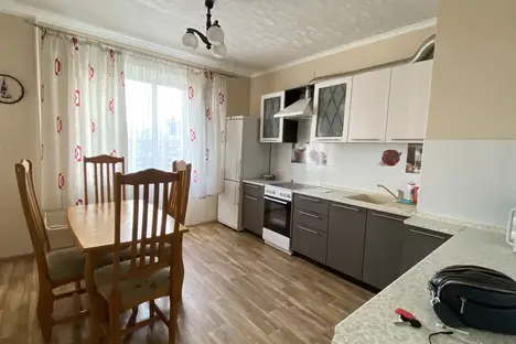 3-комнатная квартира в Ульяновске, пр-кт Врача Сурова, 24