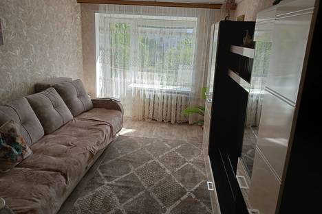 3-комнатная квартира в Яровом, кв-л Б, 1