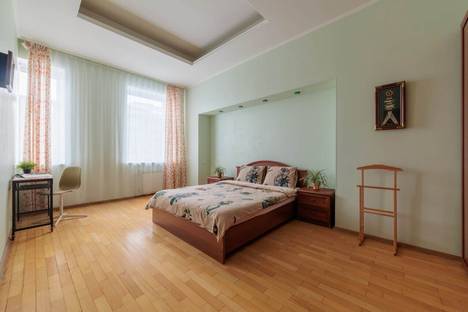 3-комнатная квартира в Санкт-Петербурге, наб. Крюкова канала, 9