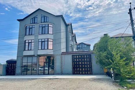 3-комнатная квартира в Семендёре, пр-кт Казбекова, 220