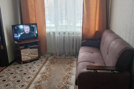 2-комнатная квартира в Яровом, кв-л Б, 19