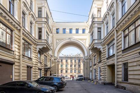 3-комнатная квартира в Санкт-Петербурге, ул. Пестеля, 13-15, м. Чернышевская