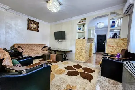 3-комнатная квартира в Батуми, Батуми, ул. Теймураза Беридзе, 1