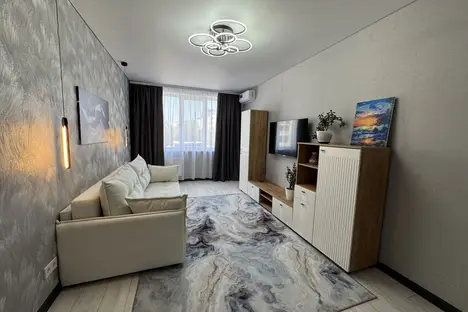2-комнатная квартира в Евпатории, Евпатория, пр-кт Ленина, 25Вк1