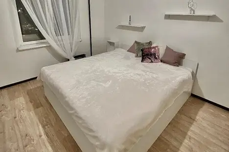 2-комнатная квартира в Екатеринбурге, Екатеринбург, ул. Пехотинцев, 10