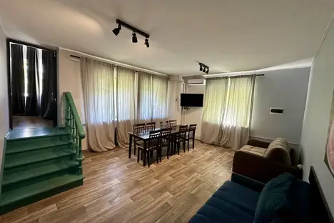 Дом в Севастополе, ул. Подводников, 5
