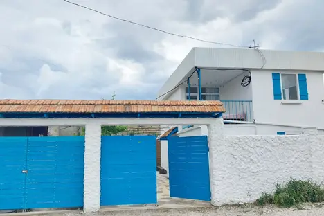 Дом в городском округе Судак, городской округ Судак, муниципальный округ Судак, с. Миндальное, СНТ Солнечная Долина, Байкальская ул., 30