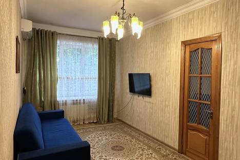 2-комнатная квартира в Махачкале, Махачкала, ул. Братьев Нурбагандовых, 8
