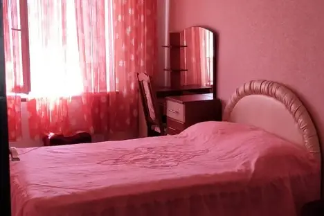 3-комнатная квартира в Снежном, Донская ул., 24