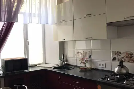 2-комнатная квартира в Евпатории, Евпатория, ул. Тучина, 1