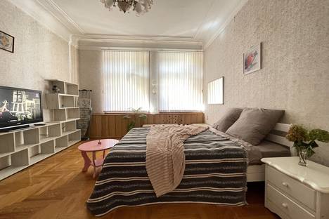 2-комнатная квартира во Владивостоке, ул. Арсеньева, 8