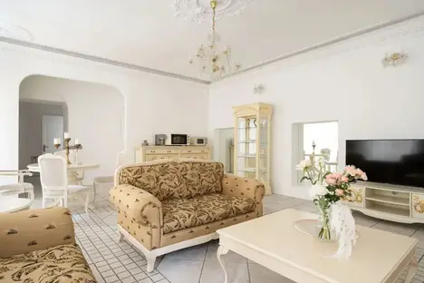 2-комнатная квартира в Санкт-Петербурге, Итальянская ул., 31