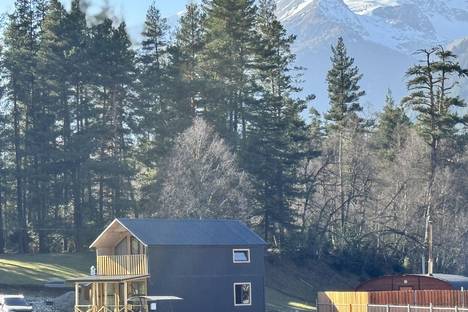 4-комнатная квартира в Карачаево-Черкесии, Карачаево-Черкесия, Белая ул.