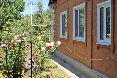 Дом в Мостовском, Набережный пер., 10 Дом в Мостовском, Набережный пер., 10